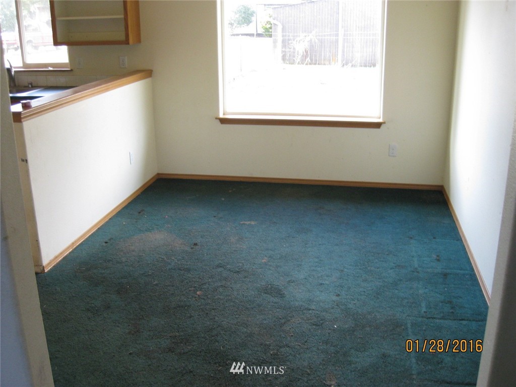 17931 Jordan Street Southwest Rochester, WA 98579 - Photo 3 of 12