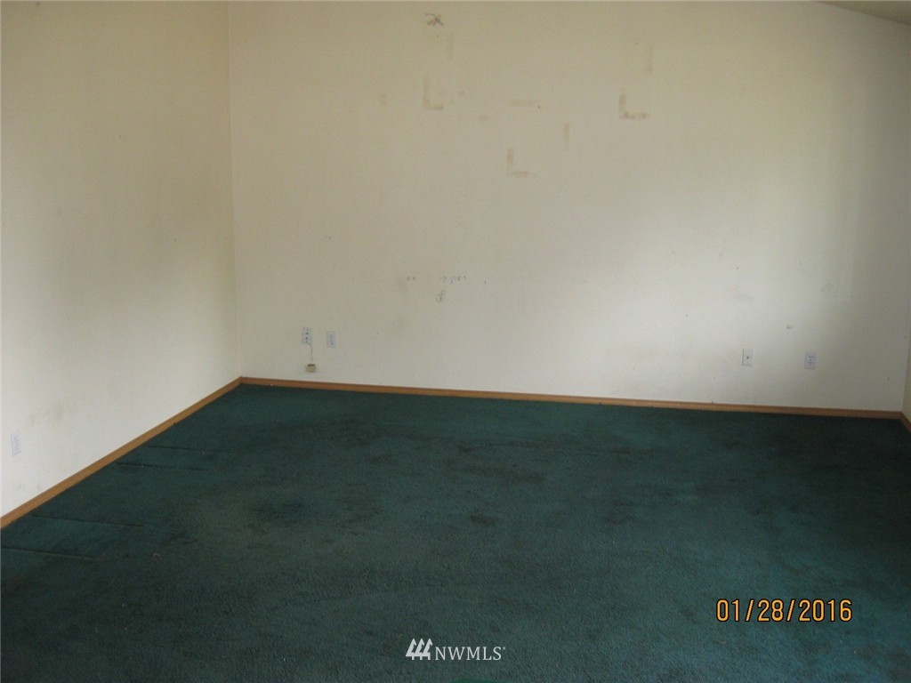 17931 Jordan Street Southwest Rochester, WA 98579 - Photo 6 of 12