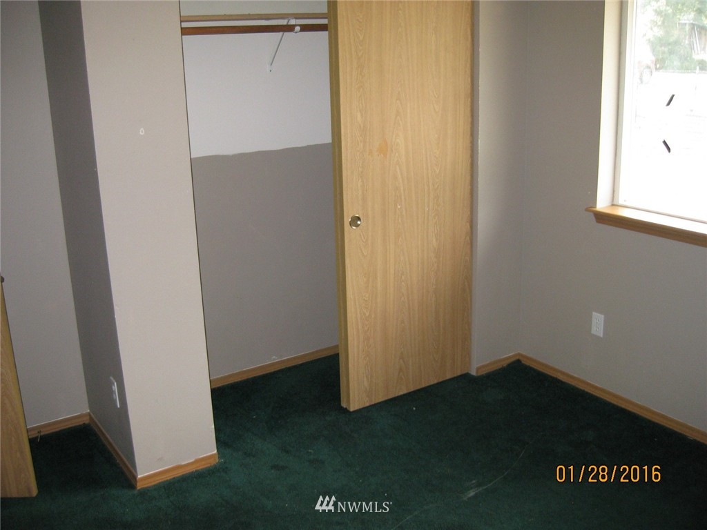 17931 Jordan Street Southwest Rochester, WA 98579 - Photo 8 of 12