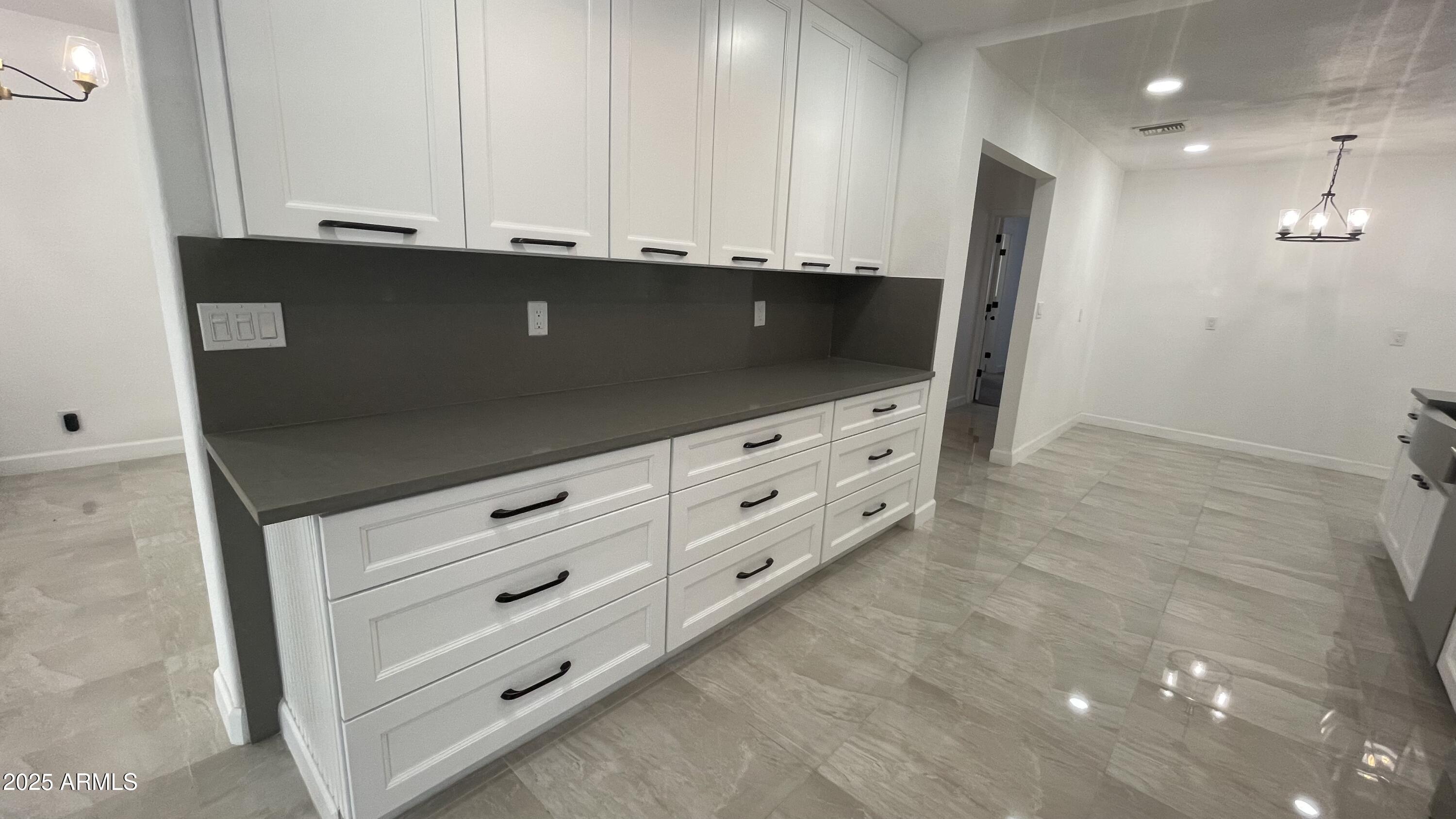 6842 North 14th Street Phoenix, AZ 85014 - Photo 18 of 53 kitchen