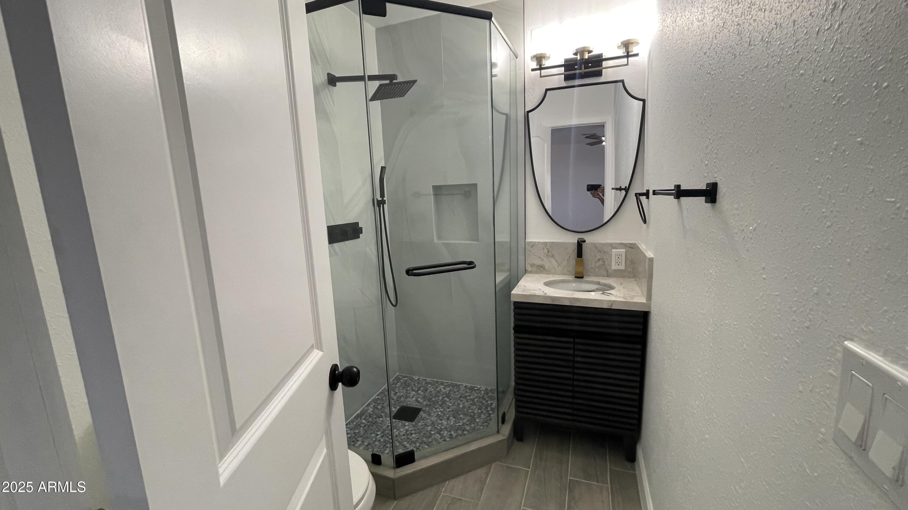 6842 North 14th Street Phoenix, AZ 85014 - Photo 26 of 53 Master bath