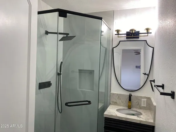 $818,000 | 6842 North 14th Street, Phoenix, AZ 85014