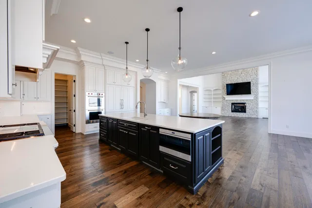 $3,100,000 | 4908 Winners Circle, Middleton, WI 53562