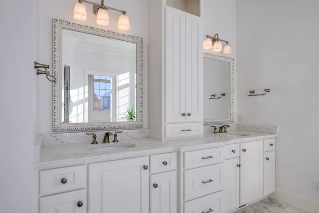 $3,100,000 | 4908 Winners Circle, Middleton, WI 53562