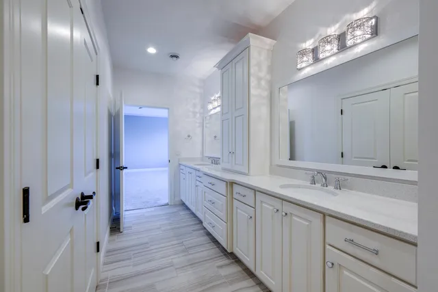 $3,100,000 | 4908 Winners Circle, Middleton, WI 53562