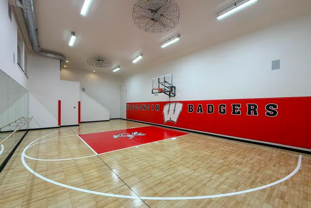 $3,100,000 | 4908 Winners Circle, Middleton, WI 53562