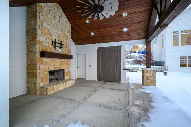 $3,100,000 | 4908 Winners Circle, Middleton, WI 53562