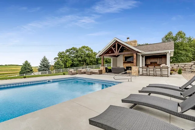 $3,100,000 | 4908 Winners Circle, Middleton, WI 53562