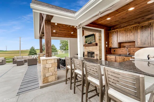 $3,100,000 | 4908 Winners Circle, Middleton, WI 53562