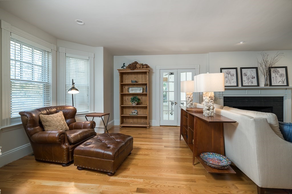 479 Bay Road Hamilton, MA 01982 - Photo 5 of 41