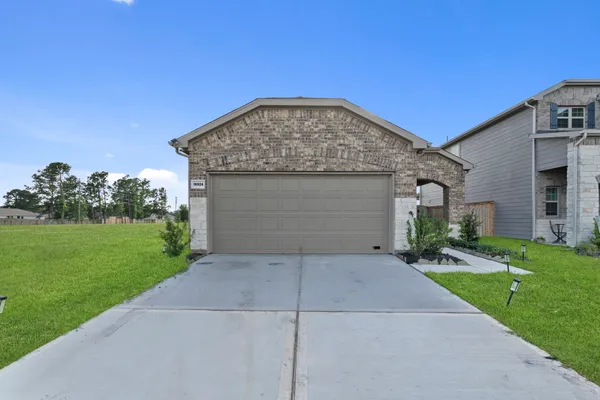 $1,950 | 16924 Juniper Blossom Bend, Conroe, TX 77302