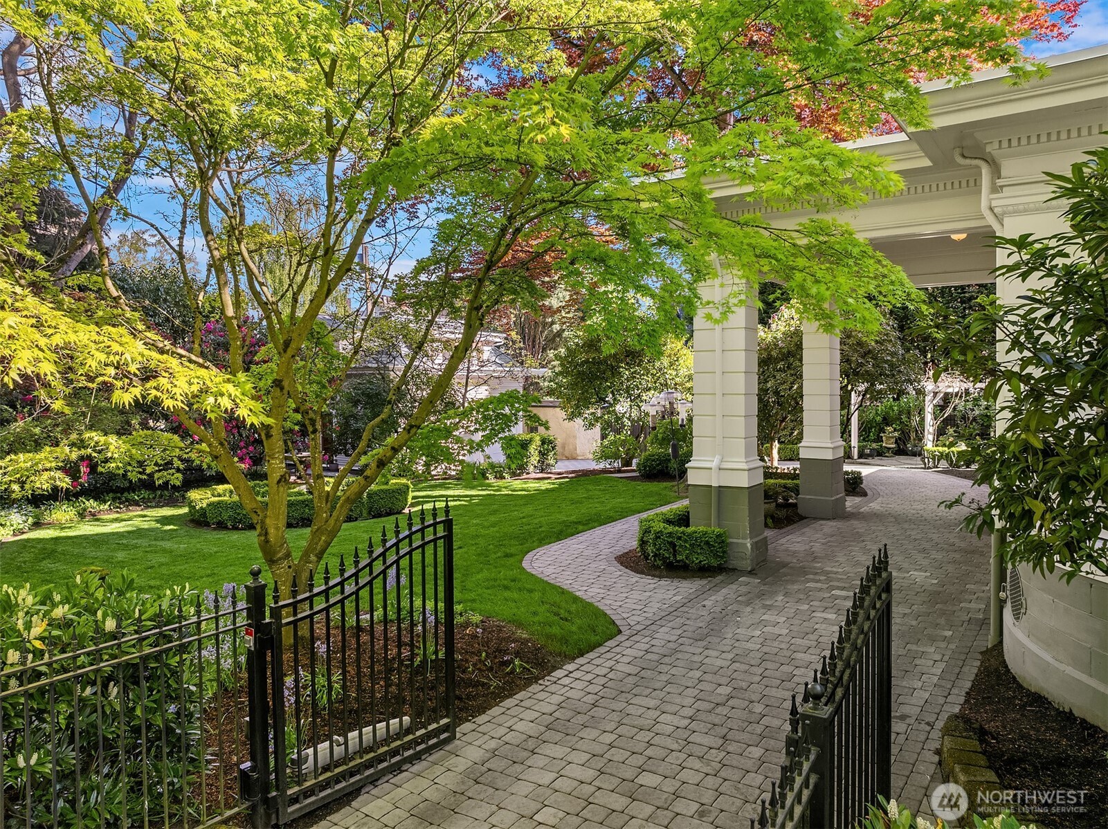 1409 East Prospect Street Seattle, WA 98112 - Photo 4 of 34