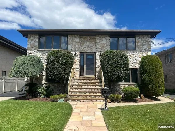 $2,200 | 201 Franklin Street, Unit 2, Elmwood Park, NJ 07407