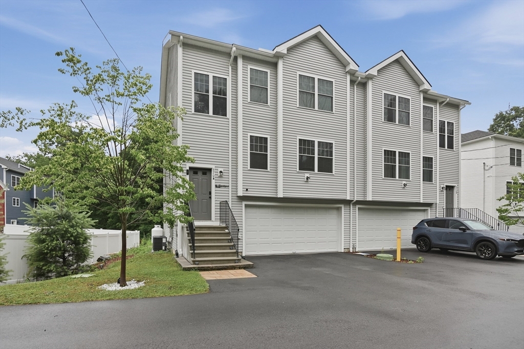 670 Burncoat Street, Unit A Worcester, MA 01606 - Photo 3 of 37