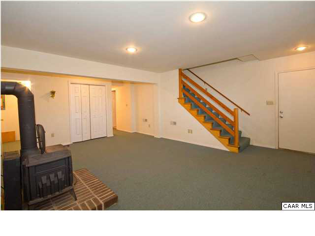 60 Laguna Road Palmyra, VA 22963 - Photo 19 of 25 a living room with furniture