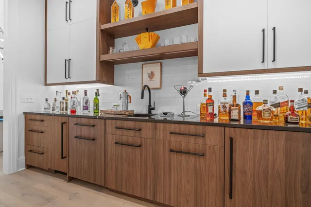 $2,295,000 | 3341 Gaslight Lane, Saugatuck, MI 49453