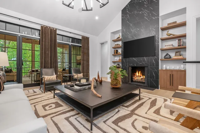 $2,295,000 | 3341 Gaslight Lane, Saugatuck, MI 49453