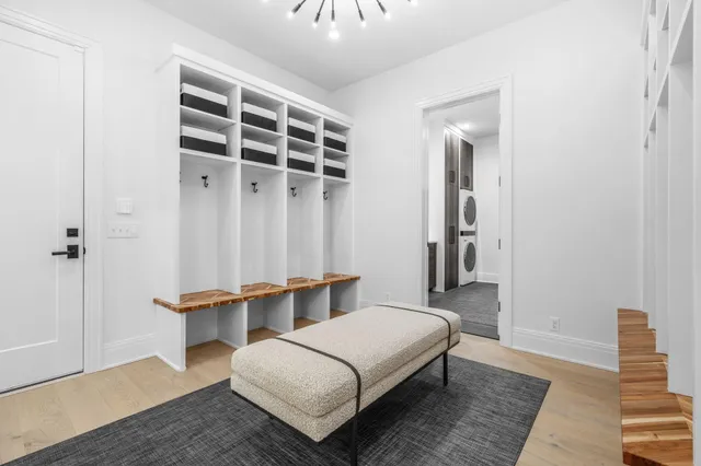 $2,295,000 | 3341 Gaslight Lane, Saugatuck, MI 49453