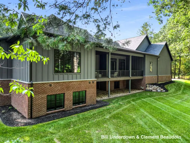 $2,295,000 | 3341 Gaslight Lane, Saugatuck, MI 49453