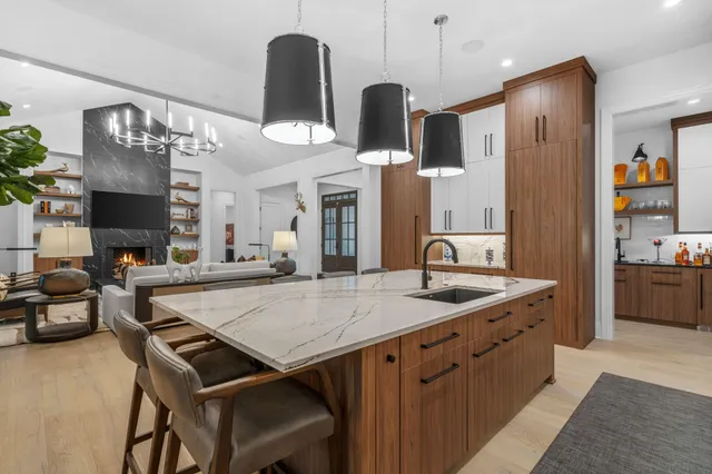 $2,295,000 | 3341 Gaslight Lane, Saugatuck, MI 49453