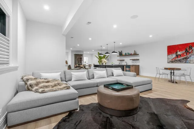 $2,295,000 | 3341 Gaslight Lane, Saugatuck, MI 49453