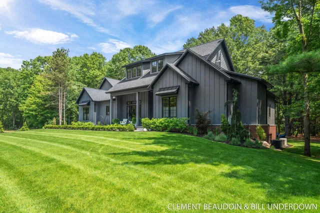 $2,295,000 | 3341 Gaslight Lane, Saugatuck, MI 49453