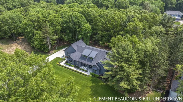 $2,295,000 | 3341 Gaslight Lane, Saugatuck, MI 49453