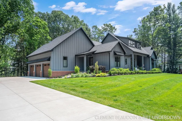 $2,295,000 | 3341 Gaslight Lane, Saugatuck, MI 49453