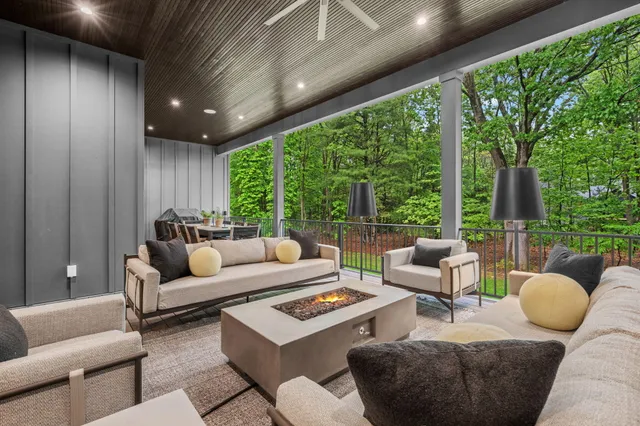 $2,295,000 | 3341 Gaslight Lane, Saugatuck, MI 49453