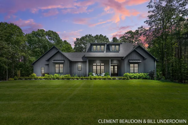 $2,295,000 | 3341 Gaslight Lane, Saugatuck, MI 49453