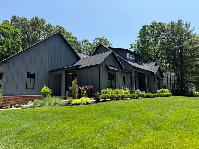 $2,295,000 | 3341 Gaslight Lane, Saugatuck, MI 49453