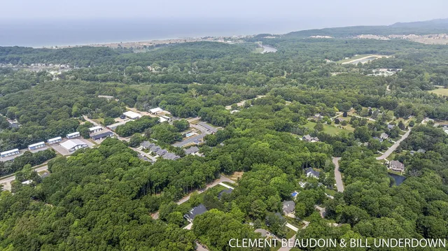 $2,295,000 | 3341 Gaslight Lane, Saugatuck, MI 49453