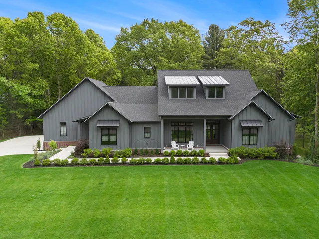 $2,295,000 | 3341 Gaslight Lane, Saugatuck, MI 49453