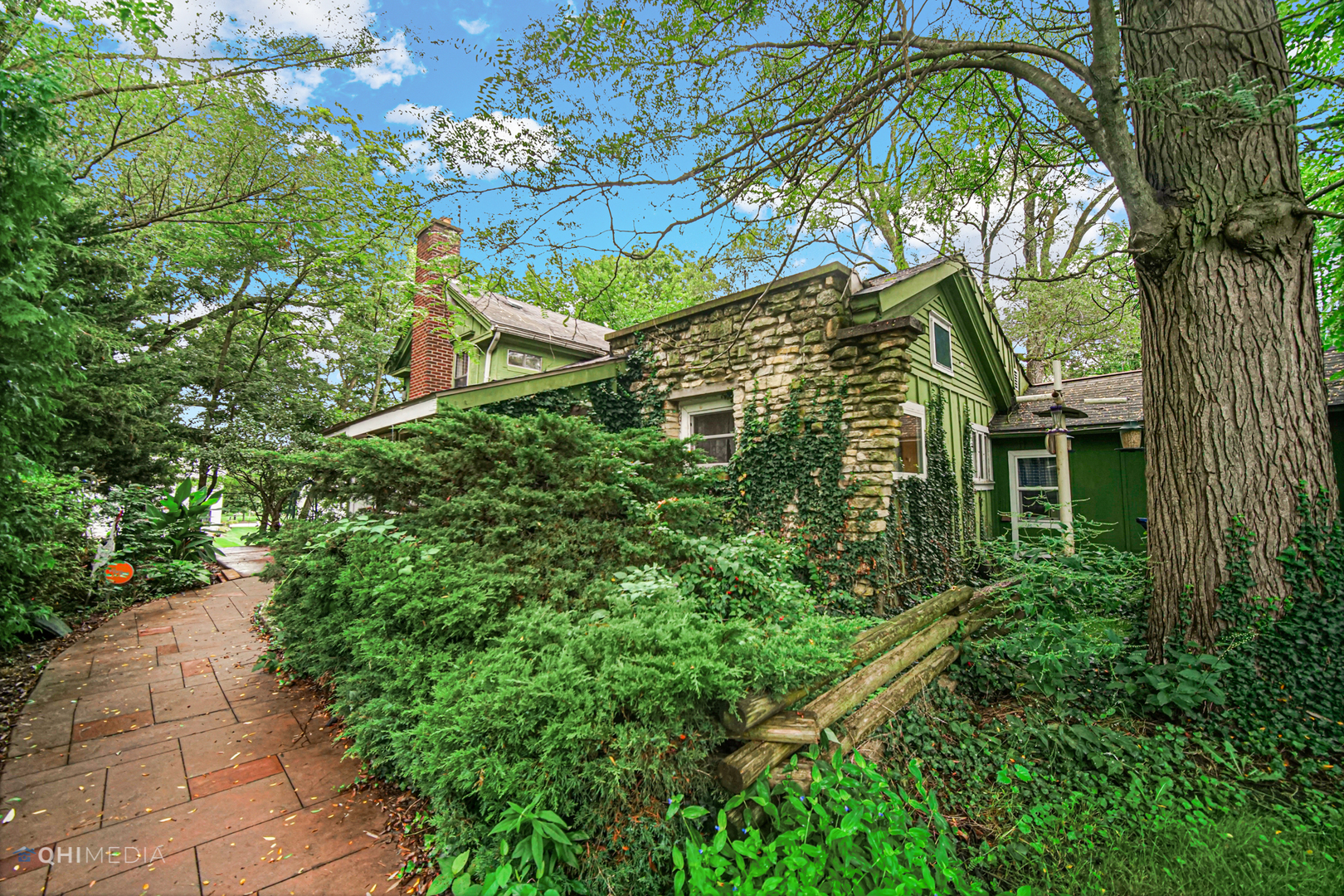 275 West Richton Road Steger, IL 60475 - Photo 3 of 35 a view of a garden