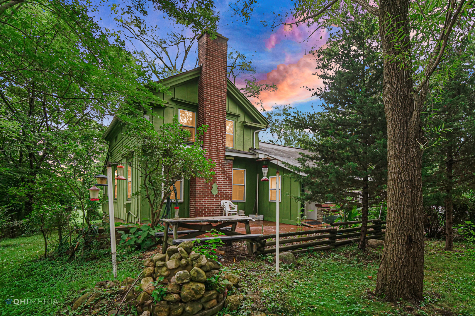 275 West Richton Road Steger, IL 60475 - Photo 5 of 35 a backyard of a house with lots of green space