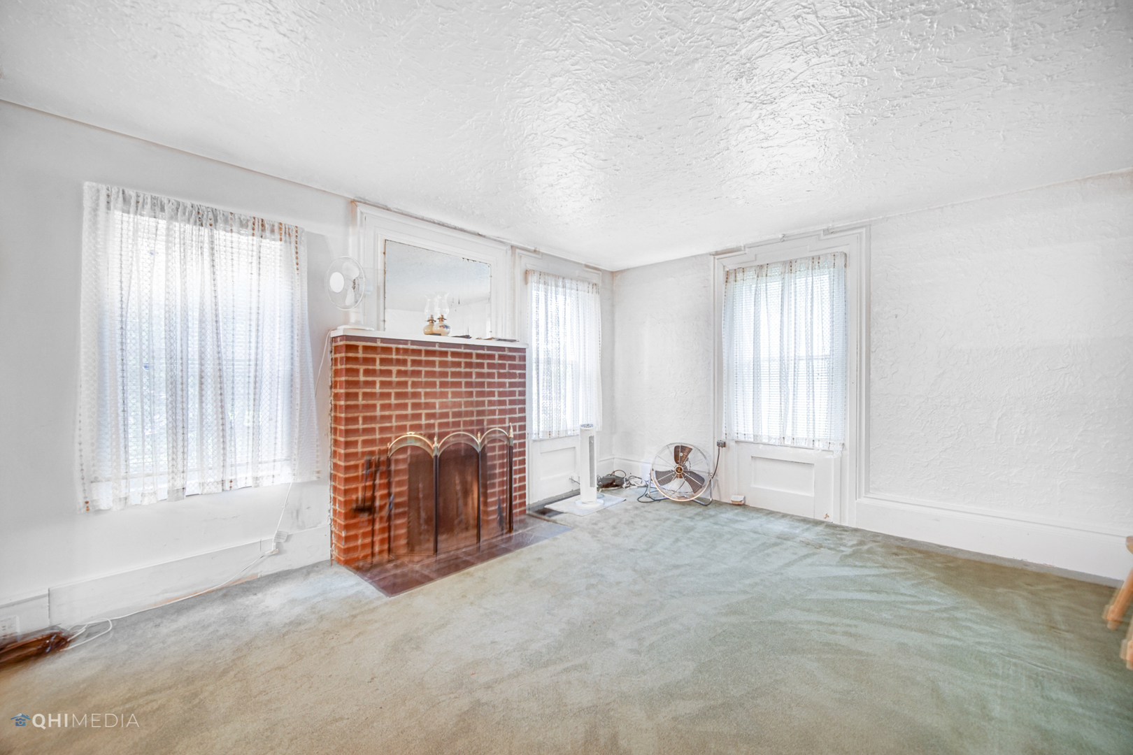 275 West Richton Road Steger, IL 60475 - Photo 9 of 35 an empty room with windows