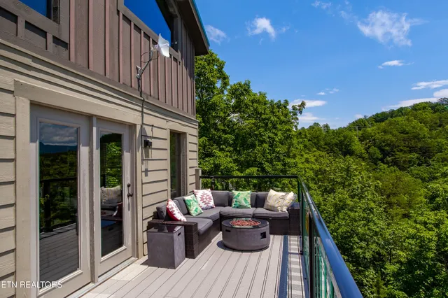 $849,900 | 920 Falcon View Way, Sevierville, TN 37862