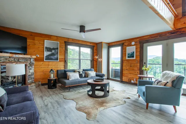 $849,900 | 920 Falcon View Way, Sevierville, TN 37862