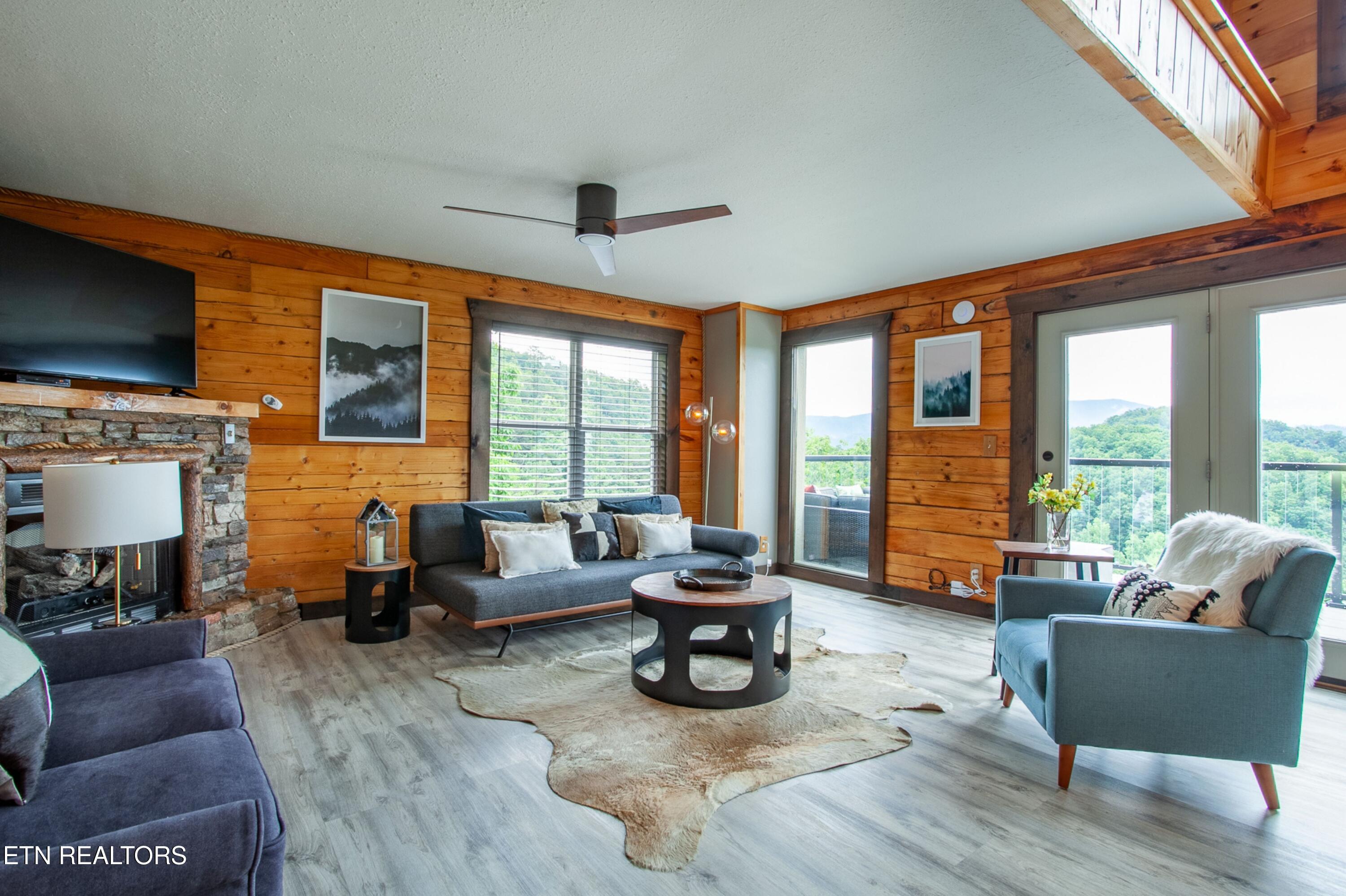 920 Falcon View Way Sevierville, TN 37862 - Photo 4 of 51 4