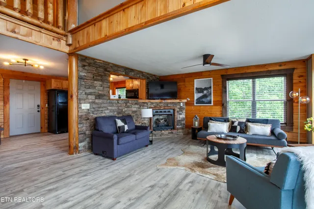 $849,900 | 920 Falcon View Way, Sevierville, TN 37862