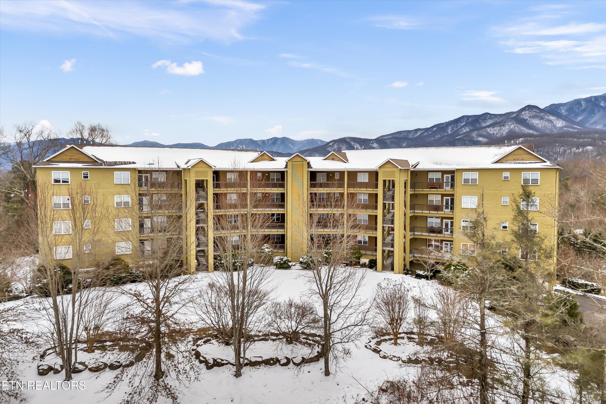 338 Pinnacle View Way, Unit 132 Gatlinburg, TN 37738 - Photo 1 of 40