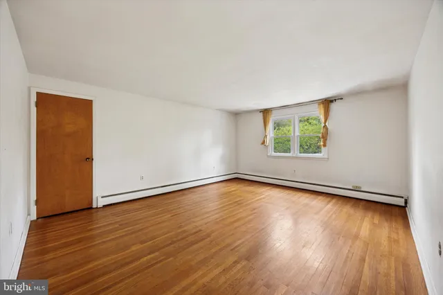 a view of utility room with washer and dryer