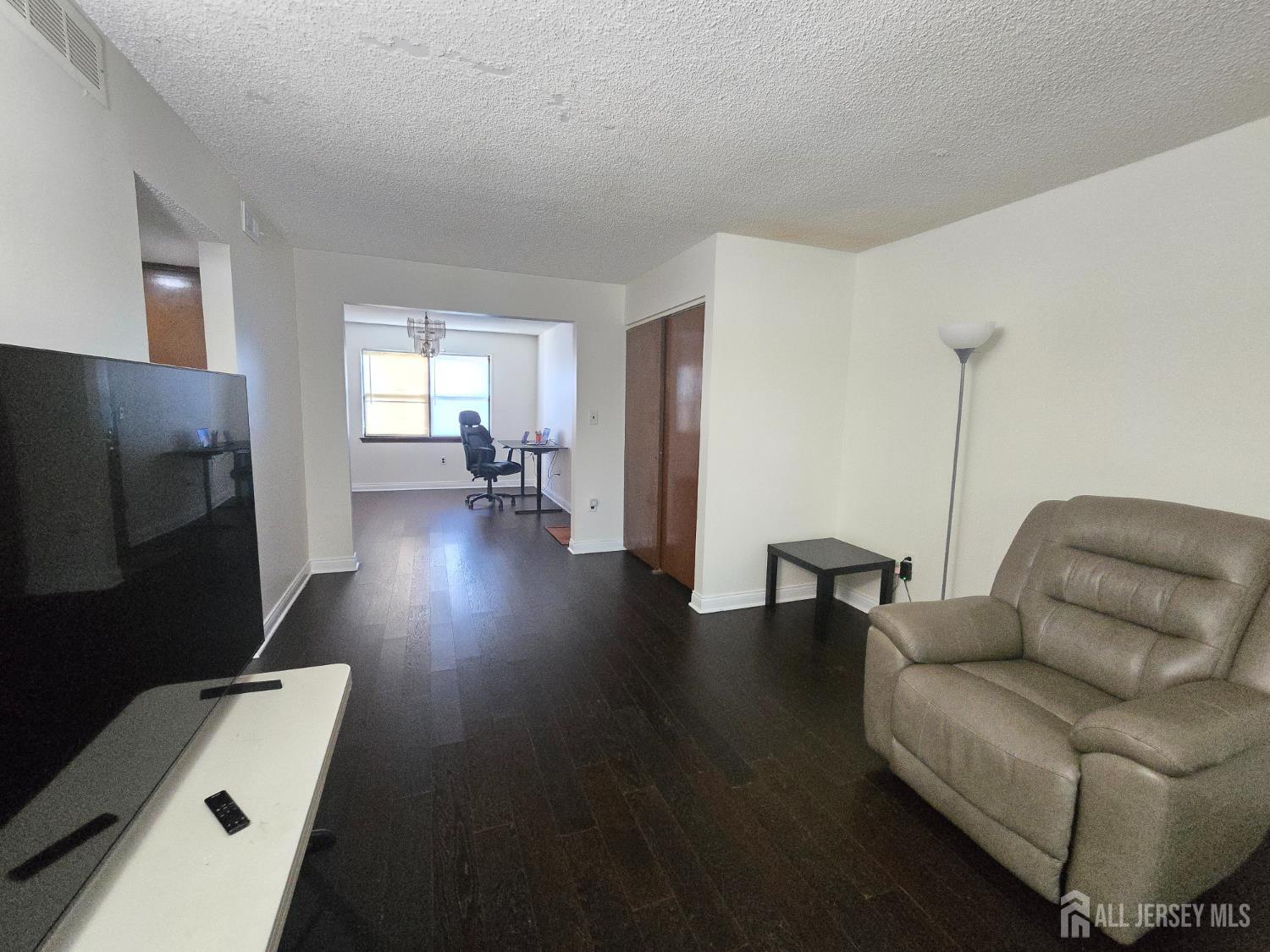 1904 Raspberry Court Edison, NJ 08817 - Photo 8 of 15