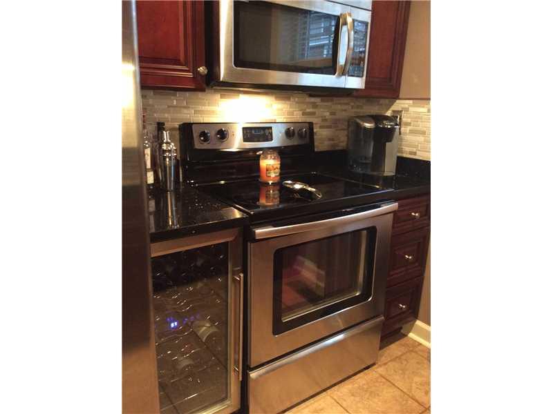 5493-17 Library Road, Unit 17 Bethel Park, PA 15102 - Photo 7 of 17 Kitchen.