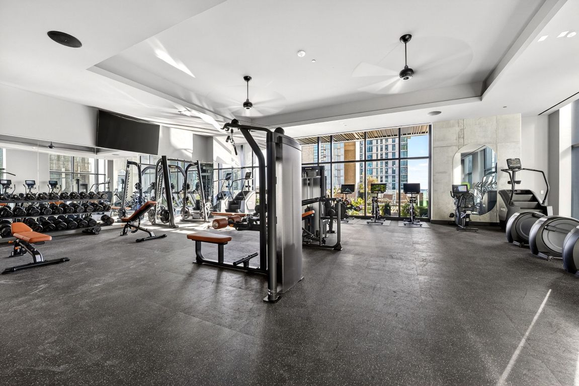 610 Davis Street, Unit 5001 Austin, TX 78701 - Photo 26 of 38 a view of a room with gym equipment