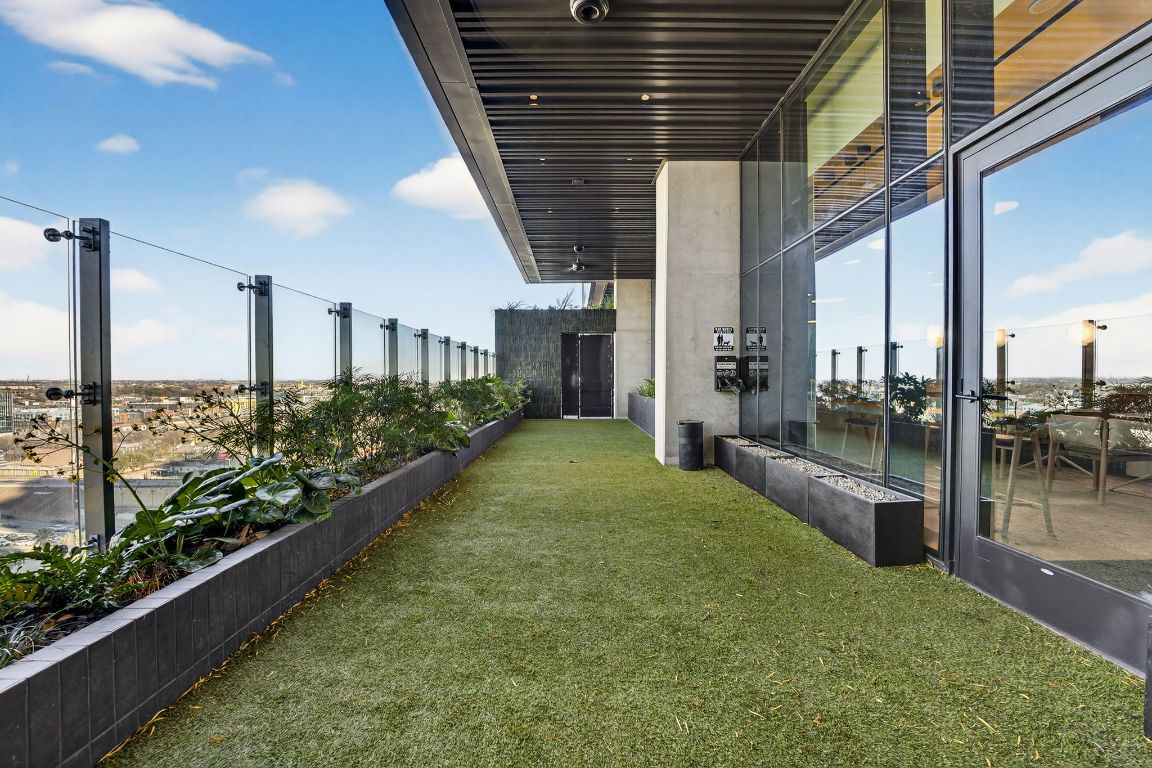 610 Davis Street, Unit 5001 Austin, TX 78701 - Photo 30 of 38 a view of a porch