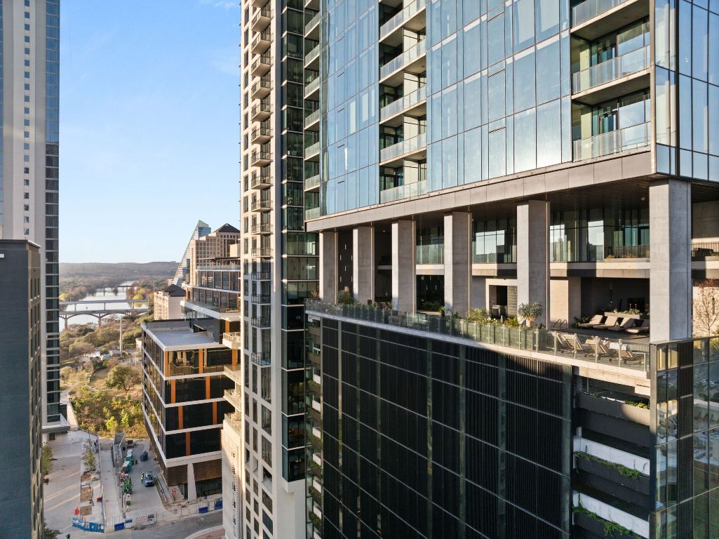 610 Davis Street, Unit 5001 Austin, TX 78701 - Photo 33 of 38 a view of a building with a window