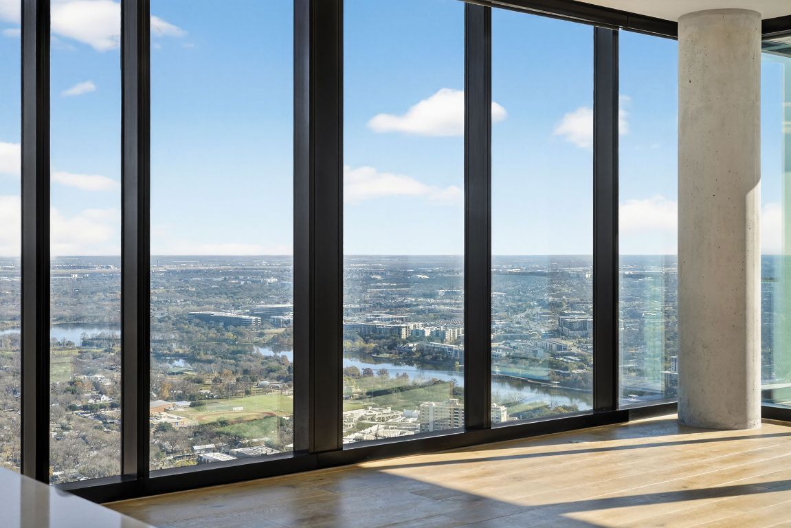 610 Davis Street, Unit 5001 Austin, TX 78701 - Photo 6 of 38 a view of a room with window