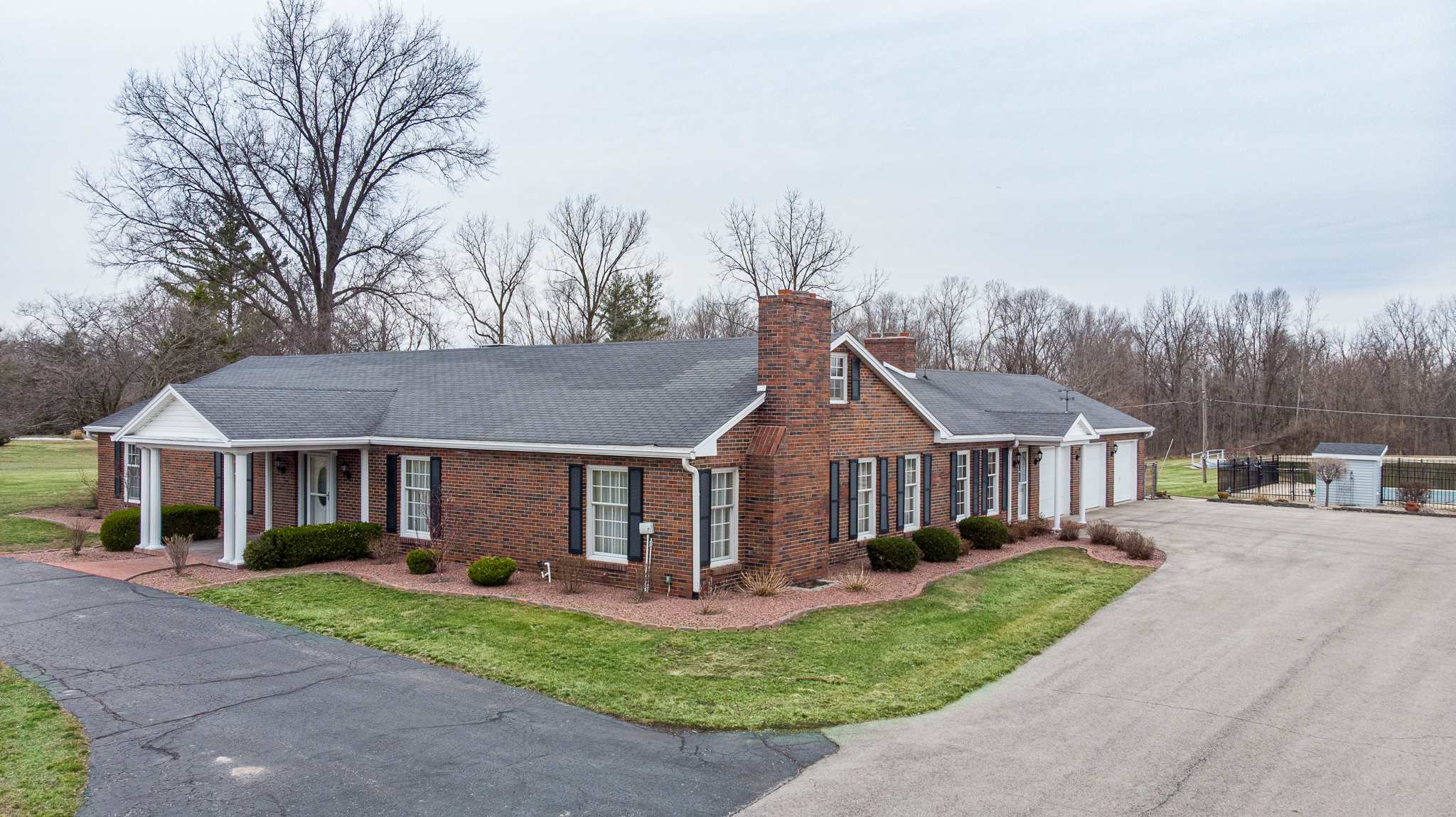1295 East Charles Road Marion, IN 46952 - Photo 4 of 36 Gallery Image 4