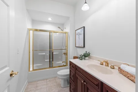 $599,000 | 10946 North Essex Drive, Mequon, WI 53092